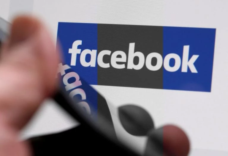 Το Facebook είναι… γυμνό! «Φως» για πρώτη φορά στη λίστα κανονισμών! Κανιβαλισμός, ναρκωτικά, λογοκρισία
